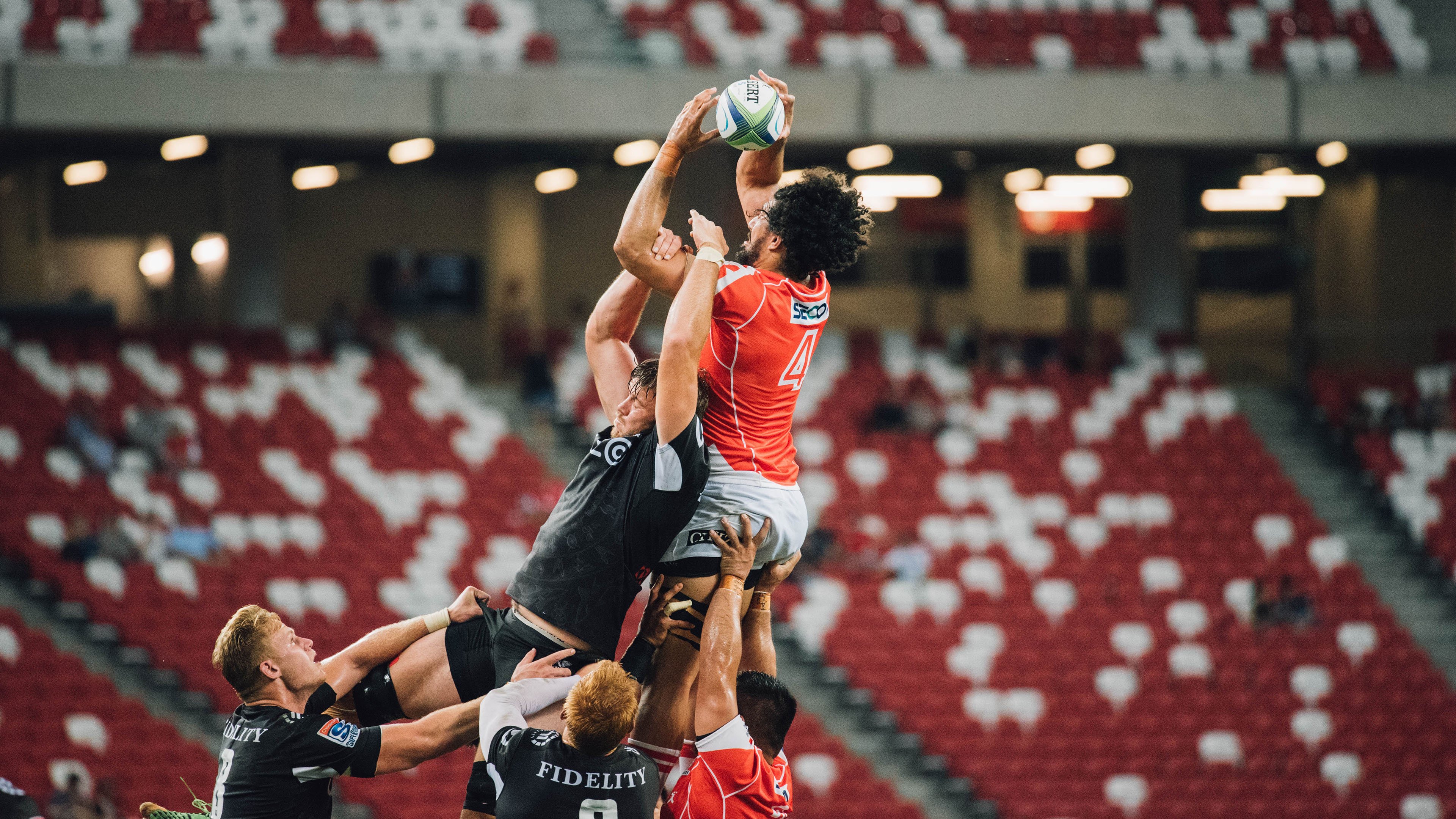 “霍斯特挑战世界顶级防守,助力南非羚羊队战胜强敌”